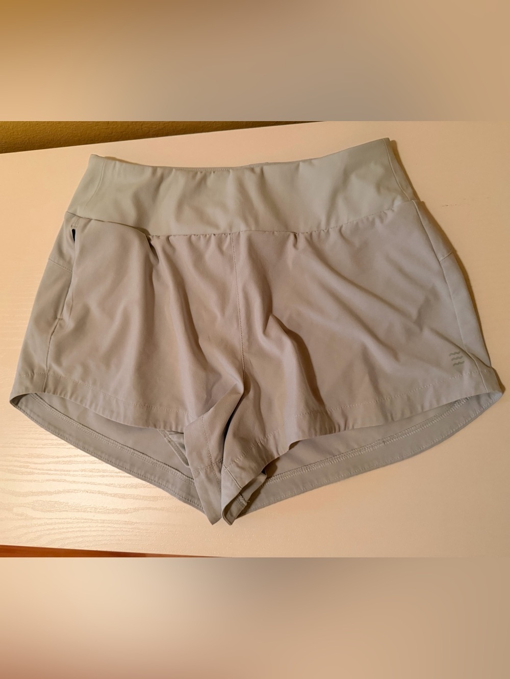 Women's High-Waist Performance Shorts - Light Gray/blue